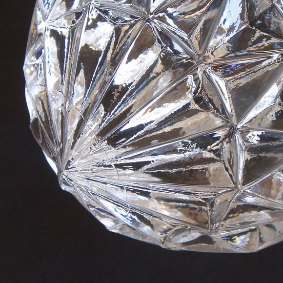 Diamond Cut Glass Style Wine Decanter Whiskey Carafe w Top Unique Stopper Heavy - Picture 7 of 14